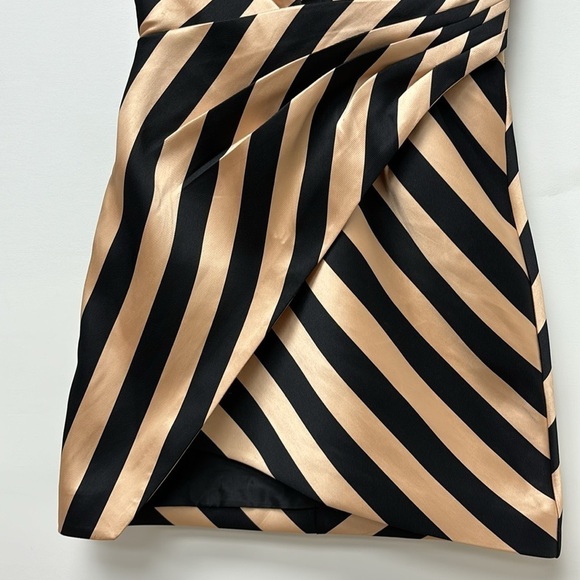 TOPSHOP BLACK METALLIC GOLD CHAMPAGNE VNECK WRAP MINI DRESS size 2 exquisite - Picture 8 of 12